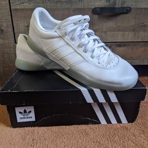 Adidas city cup sz 12